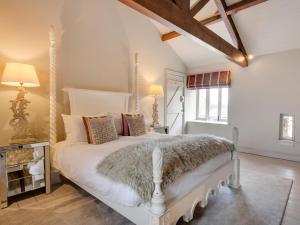 3 Bed in Richmond oc-g0144