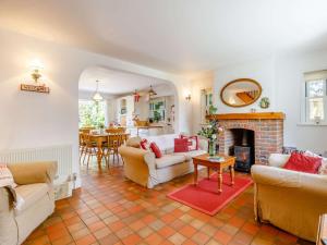 2 Bed in Sway oc-nfl43