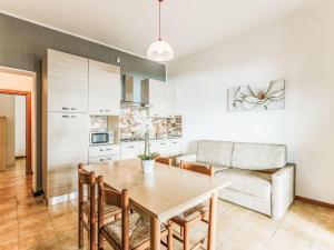 Apartment Casa Centrale by Interhome