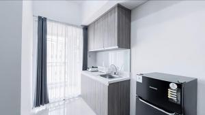 Comfort 2 Bedroom At Vittoria Residence by Wilyson