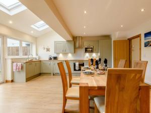 2 Bed in Bamburgh oc-90879