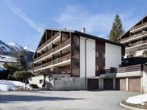 Apartment Centaure B RI 1 by Interhome