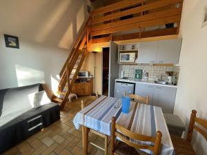 SJ400-088 - Mais Studio cabine et mezzanine 4 couchages SAINT JEAN DE MONTS