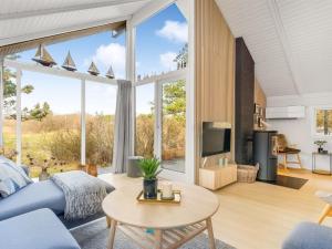 Holiday Home Julie - 1-5km from the sea by Interhome