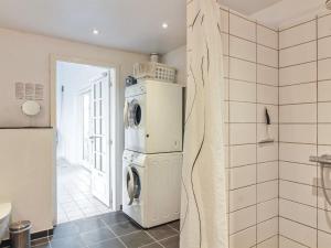 Holiday Home Hilmer - 180m from the sea by Interhome