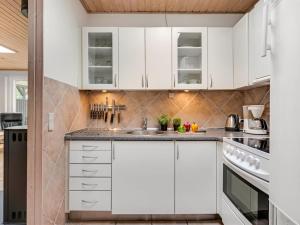 Holiday Home Ragnborg - 900m from the sea by Interhome