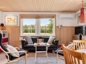 Holiday Home Thine - 800m from the sea by Interhome