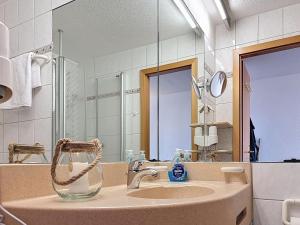 Apartment Urlaubsspaß inkl- Schwimmbad und Sauna by Interhome