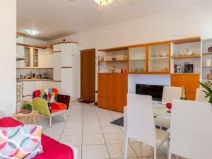 Apartment Arcobaleno House GardaLake by Interhome