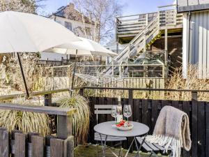 Apartment Vårhemsplatsen by Interhome