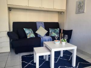 Valery Close to beach Prom des Anglais Ideal for 2 AC