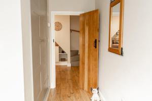 Charming Cottage close to Chester Garden Parking