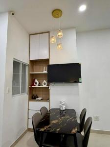 Lexington Residence