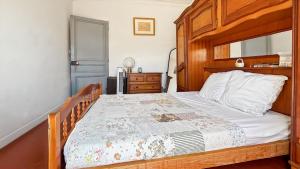 Family 3-Bedroom Apartment Near Downtown Cannes