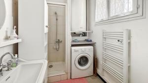 Family 3-Bedroom Apartment Near Downtown Cannes