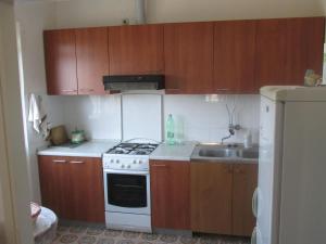 Holiday Home Haus in Ugljan mit Terrasse- Garten und Barbecue by Interhome