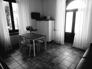 Apartment Zwei-Zimmer-Wohnung mit Seeblick by Interhome