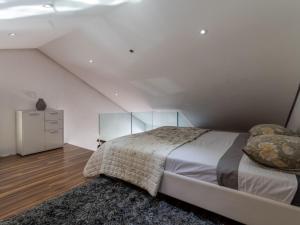 Apartment Moderne Ferienwohnung mit Gartennutzung- einem g by Interhome