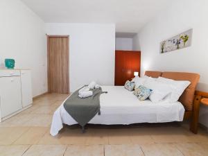 Holiday Home Paolos Trullo im Herzen der Landschaft by Interhome