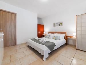 Holiday Home Paolos Trullo im Herzen der Landschaft by Interhome