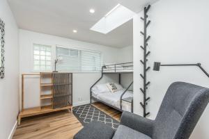 Spacious apartment near downtown
