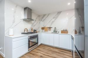 Spacious apartment near downtown