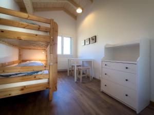 Apartment Ferienwohnung Bunder - DG by Interhome
