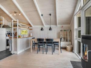Holiday Home Tale - 750m from the sea by Interhome