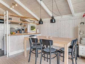 Holiday Home Tale - 750m from the sea by Interhome