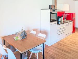 Apartment Hundegutshof-3 by Interhome