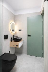 Cosy 1 Bedroom Studio with King Bed Kitchenet in Central Kathmandu with Terrace