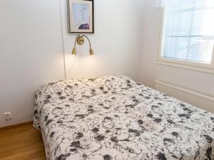 Holiday Home Point vale 1 as 7 by Interhome