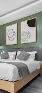 Cosy 1 Bedroom Studio with King Bed Kitchenet in Central Kathmandu with Terrace