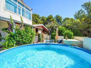 Apartment Antonia-2 by Interhome