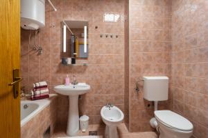 Apartment Harmony - pleasant and comfortable place with a balcony and a secured garage