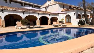 Villa con piscina y barbacoa en Calpe