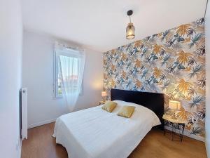 Apartment Domaine de lAndrone by Interhome