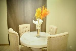 Elite 2BR Retreat Minutes to JKIA and SGR