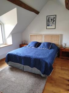 Layon cottage with shared pool