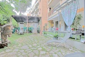 Appartement jardin proche des plages et du Suquet