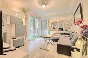 Appartement jardin proche des plages et du Suquet