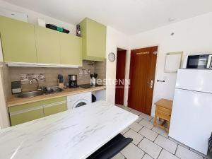 4045 - Appartement climatisé à 200m de la plage