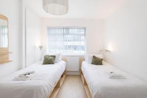 Newport 3 Bed Long Stay Van Parking M4 Access Sleeps 5