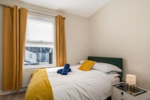 4BR Family Home with 2 Baths in Leyton London