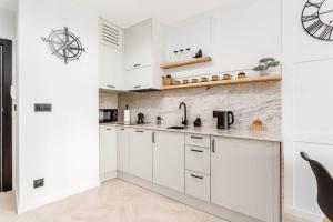Dwie Motławy Luxury Studio with Stunning View in Gdańsk Old Town by Noclegi Renters