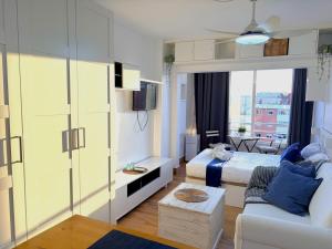 Evans Realty CO Estudio en la playa y piscina