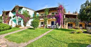 ISA-Residence with swimming-pool in Porto Rotondo at only 500 m from the beach