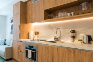 NEW Apt with PATIO in Downtown | CP Collection