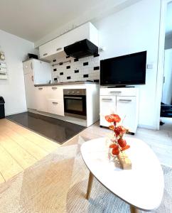 Bright 1 Bedroom near République Paris 10th 1