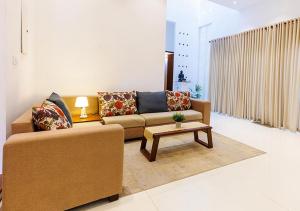 Colombo Gateway Villa- Spacious 4BR Homestay in Pannipitiya